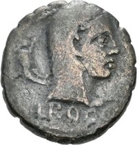 Denar serratus des L. Roscius Fabatus mit Darstellung eines Mädchens mit einer Schlange