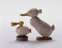 Spielzeug-Ente aus Holz