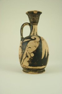 Rotfigurige Lekythos aus Keramik