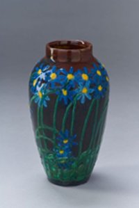 Bauchige Vase mit blauem Blumendekor
