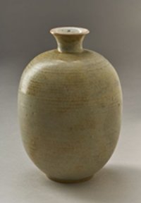 Eiförmige Vase mit enger Öffnung