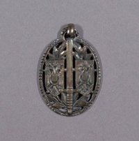 Silberner Uhranhänger mit Wappen