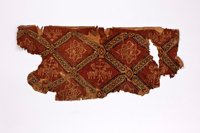 Fragment eines Zierstreifens einer Tunika mit Rautengitter