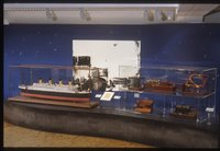 Sonderausstellung "Von der Postkutsche zum Bildtelefon", 17. November 1992 bis 7. März 1993, Ausstellungsraum mit Modellschiff
