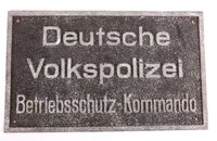 Metallschild "Deutsche Volkspolizei Betriebsschutz-Kommando"