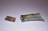 Fragment eines Flaschenhalses mit Korken
