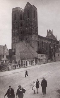 Westansicht der Marienkirche, nach 1945