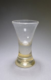 Doppelkonisches Branntweinglas