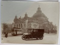 Adler Kraftdroschke vor dem Schauspielhaus Frankfurt, ca. 1905