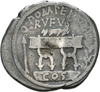 Denar des Q. Pompeius Rufus mit Darstellung eines curulischen Stuhls