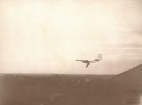 Fotografie Flug Otto Lilienthals in den Rhinower Bergen (f0088)