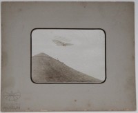 Fotografie: Flug Otto Lilienthals am Fliegeberg (f0132)