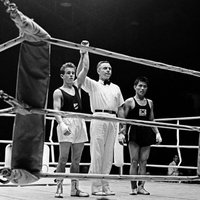 Boxer Wolfgang Behrendt wird Olympiasieger 1956