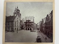 Unbekannter Fotograf, Der Marktplatz in Alsfeld, ca. 1870.