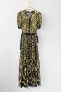 Abendkleid mit Goldstickerei, 1930-40er Jahre