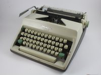 Schreibmaschine "Olympia Monica"