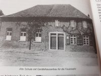 Alte Schule mit Feuerwehrhaus