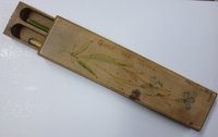 Griffelkasten aus Holz mit Schublade