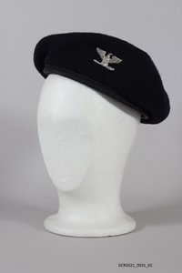 Kopfbedeckung, schwarzes Barett des Chefs der Security Police