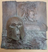 Schliemann-Ehrung: Troja, Totenkopf im Helm