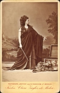 Clara Ziegler als Medea in der Fassung von Grillparzer
