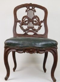 Stuhl mit dunkelgrünem Leder