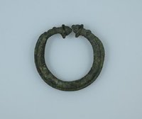 Ringfibel aus Bronze