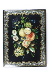 Schreibmappe mit Blumenstrauß und Ornamenten