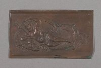 Kupferrelief mit liegendem Putto mit Dreizack auf Delphin