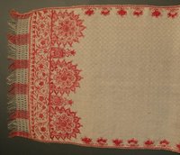 Besticktes Handtuch mit symmetrischen Blütenzweigen