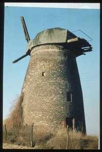 Mühlen in Brandenburg, Turmwindmühle in Haseloff (Belzig), Fotographie vom März 1991