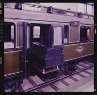 Modell des Eisenbahn -Leichenwagens "Altona 23" der DWL, dreiachsig, Maßstab 1:5, Inventarnummer 1/1945/0087 0 (aus dem Verkehrs- und Baumuseum im Hamburger Bahnhof Berlin)
