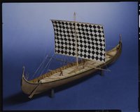 Vollmodell eines Langschiffs der Wikinger von ca. 800