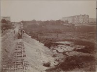 Bau der Wilmersdorf-Dahlemer U-Bahnstrecke, Dammschüttung im Fenn