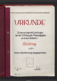 Brigadebuch des Kollektivs 'Fototron' des WF, 1982, Teil 1/2 (Fortsetzung s. BB-27_2)