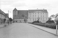Wusterhausen/Dosse, Ortsansicht 6 mit Kirche St. Peter und Paul und Rathaus