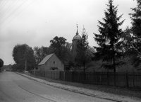 Zützen (Golßen), Ortsansicht 1 mit Dorfkirche