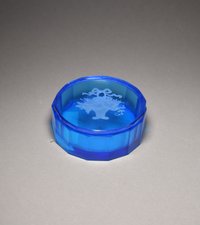 Deckeldose aus blauem Glas