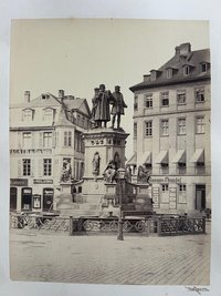 Carl Friedrich Mylius, Frankfurt, Das Gutenberg-Denkmal auf dem Roßmarkt, ca. 1865.
