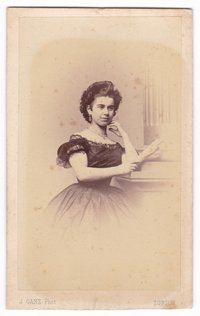 Louise Cosulich von Pecine, geb. Sitterding (um 1863)