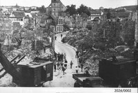 Bad Dürkheim: Wachenheimer Straße mit Blick in Gendarmeriestraße, um 1949