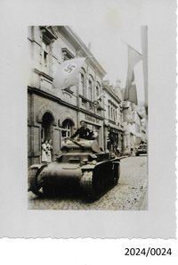 Bad Dürkheim, Panzer der deutschen Wehrmacht fahren durch die Römerstraße, 1940