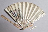 Fächer aus Perlmutt und bemalter Seide, um 1880-1900