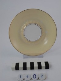 Tasse Form X Nr. 47 Mit Gelbem Fond Und Stahldruckdekor (Untere)