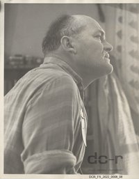 Schwarzweißfoto, Portraitaufnahme von Josef Fuchs im Profil