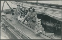 6 Damen im Boot