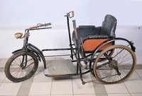 Invalidenfahrstuhl mit manuellem Antrieb
