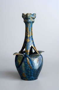 Vase mit nach innen geformtem Bauch