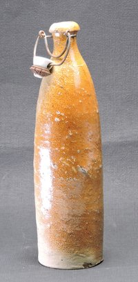 Steinzeugflasche mit Bügelverschluss