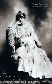 Adele Sandrock als Cameliendame